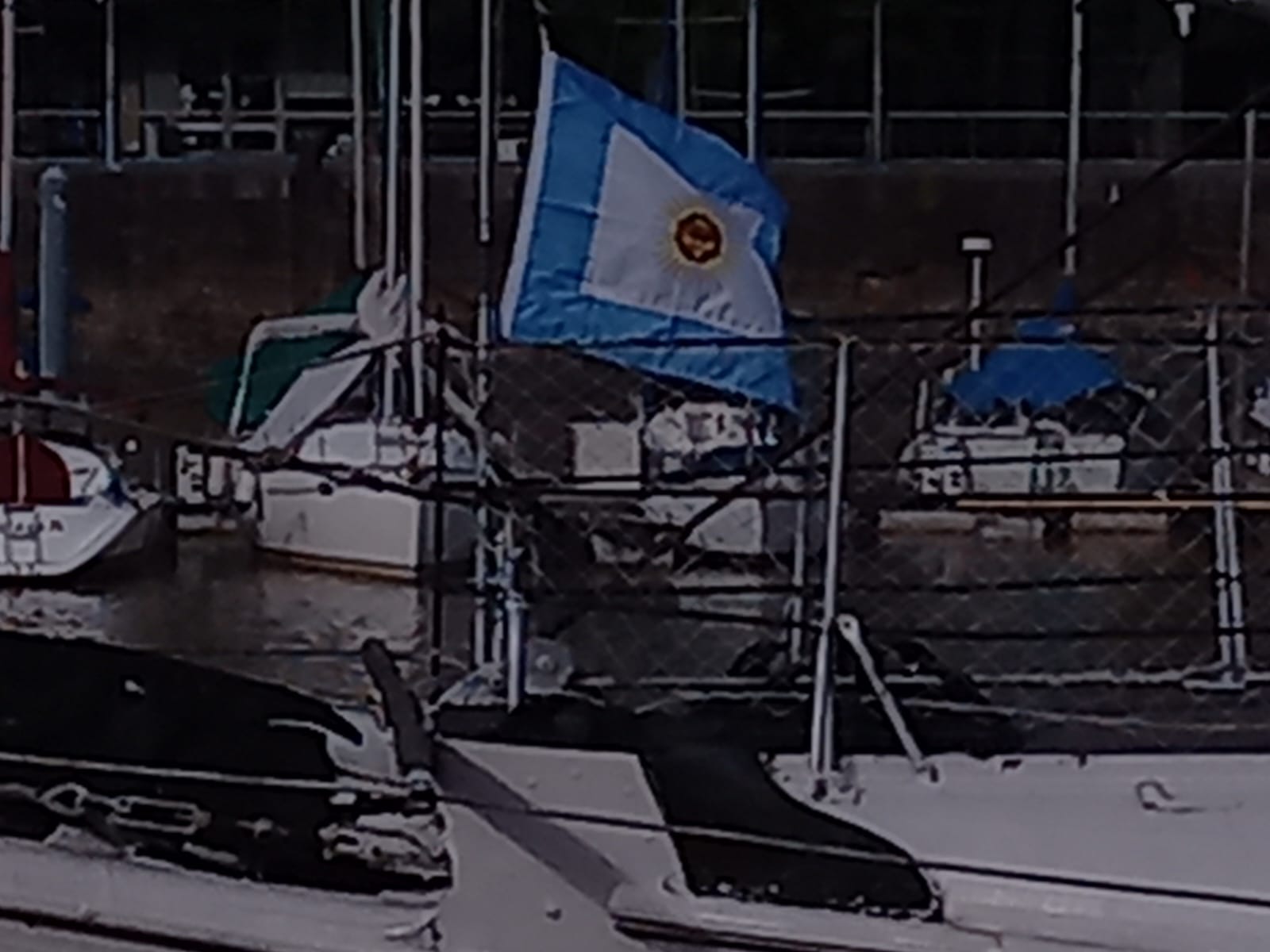 Bandera en proa de Corbeta Uruguay